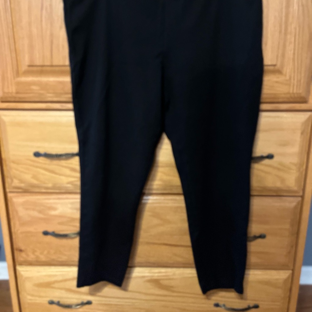 Intro. Classic Black Leggings